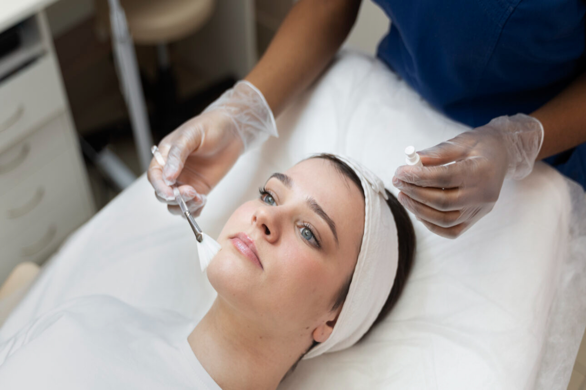 The Steps to Care for Your Skin After Microneedling Treatments