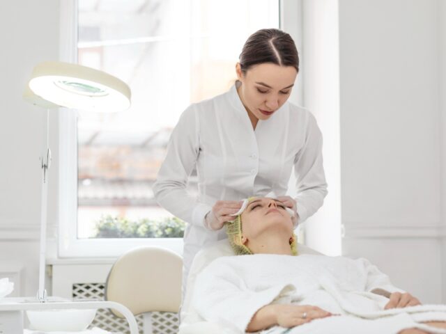Best Aesthetic Clinic Near Bedford, TX: 5 Things to Look For